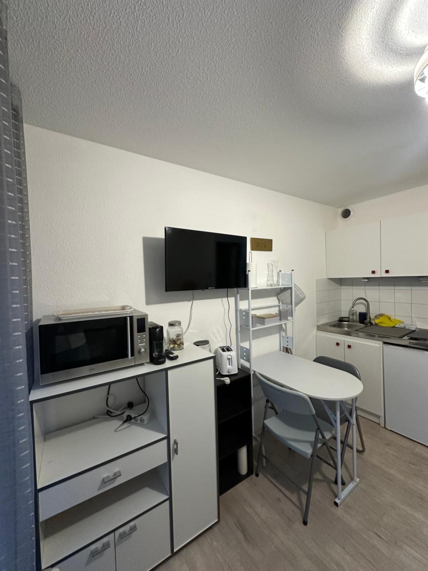 En Rdc, Climatise Appartement *